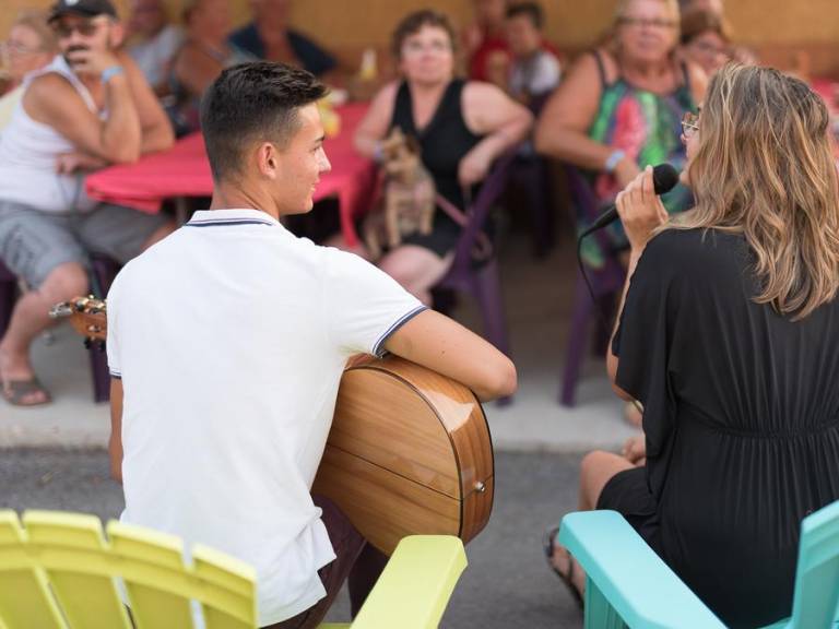 Mobile home with terrace & pool | Next to the beach | Pets are welcome — photo 3