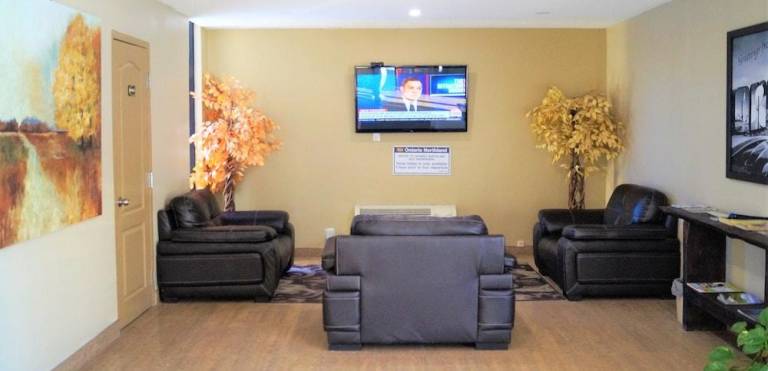 Red maple inn and suites — photo 4