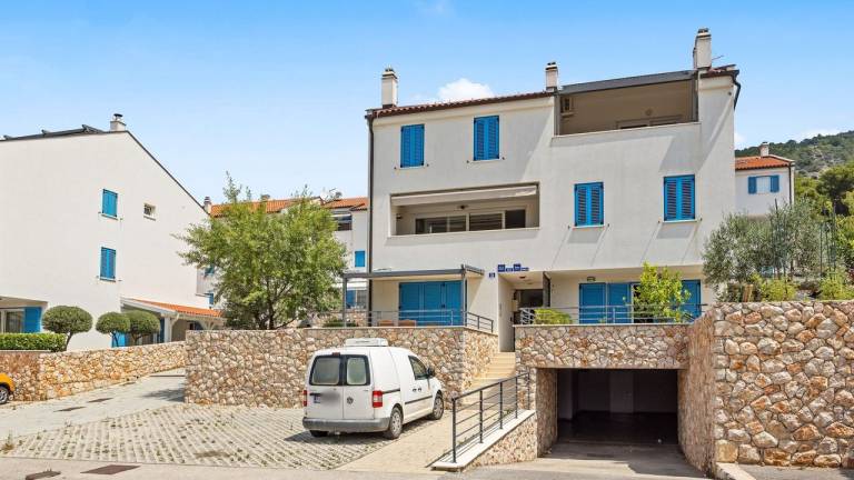 Apartma Merag