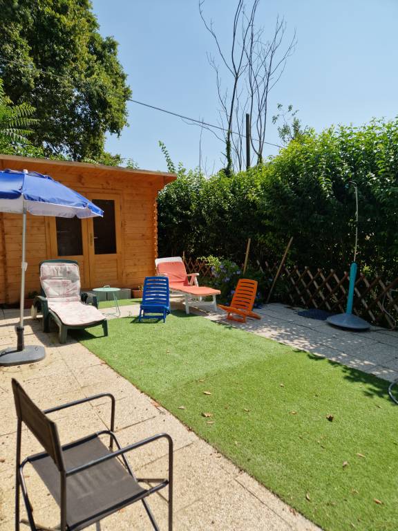Vacation home with grill, private pool & yard | Nature view — photo 5
