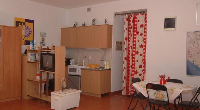 Apartment with garden, barbeque & terrace — photo 4