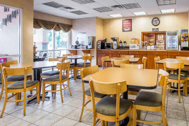 Econo Lodge Valdosta Mall Area — photo 3
