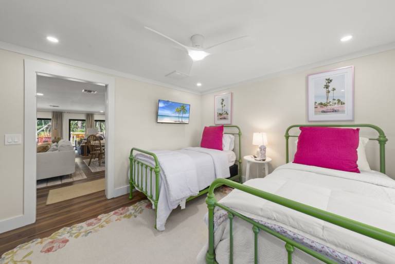 Family-friendly house with barbeque, hot tub & private pool | Close to the beach | Pets allowed — photo 2