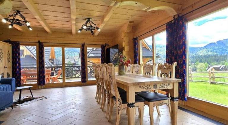 Chalet with patio, hot tub & sauna | Pet-friendly — photo 3