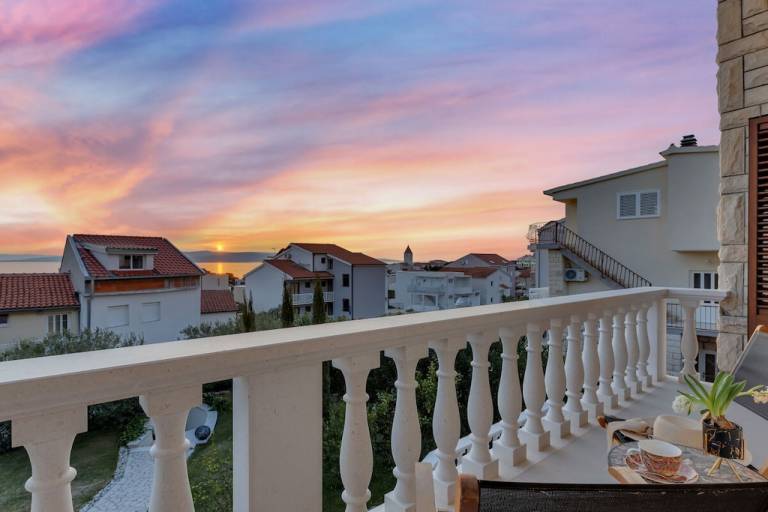 House with patio, yard & BBQ | Pet-friendly in Brela