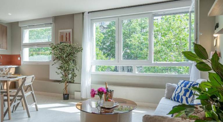 Montparnasse- Hot tub and AC Cosy apartment a prime location 40m2 — photo 3