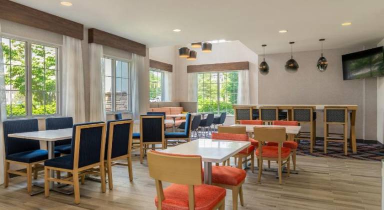 Hampton Inn by Hilton Manchester — photo 5