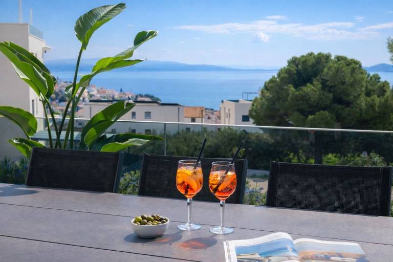 Fully equipped ample rental apartment with pool, grill & patio | Sea view | Pets are welcome — photo 2