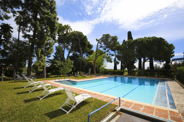Family-oriented beautiful villa with garden, patio & private pool | Dogs allowed — photo 2