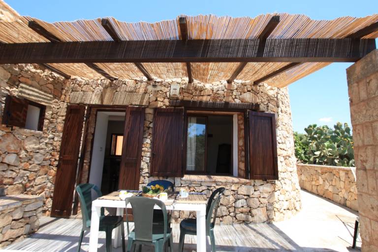 Vacation home with patio, jacuzzi & BBQ — photo 3