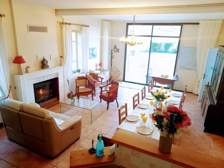 Bed and Breakfast 'Les Malvaux - Chambre Orange' with Shared Pool, Shared Terrace and Wi-Fi — photo 4
