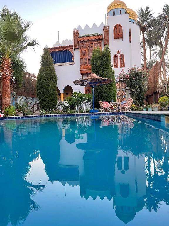 Villa with pool, BBQ & hot tub | Perfect for remote work | Pet-friendly — photo 3