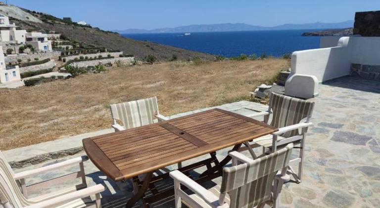 Villa with terrace & yard — photo 3