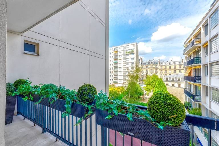 Children-friendly holiday apartment | Next to Arc de Triomphe | Good for workation | Pets allowed — photo 3