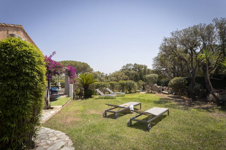 Family-oriented spacious holiday park with terrace, yard & pool | Garden view | Close to the beach | Pets allowed — photo 5