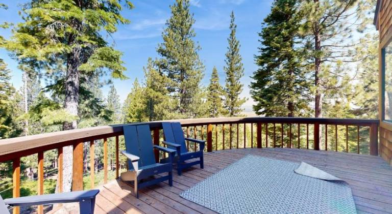Vacation home with hot tub | Pets allowed — photo 5