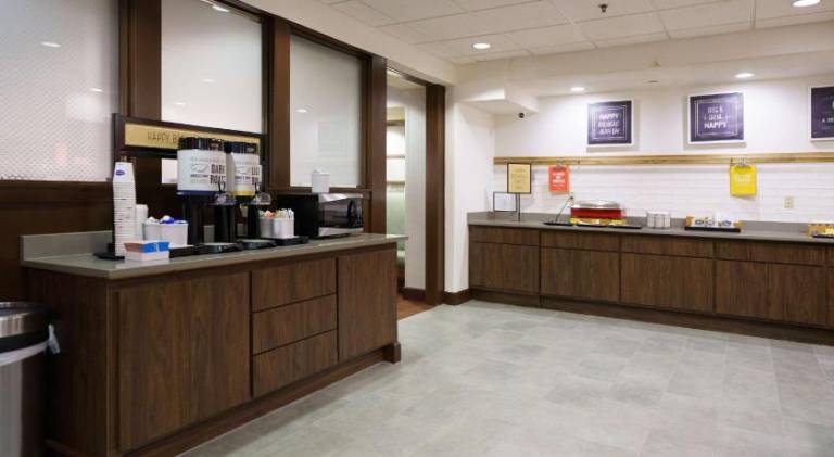 Hampton Inn Hays-North of I-70 — photo 5