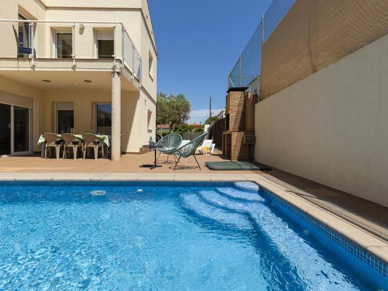House in L'Escala with private pool and parking near the beach — photo 4