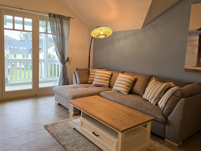Komfortplus Ferienwohnung mit 1 Schlafzimmer und Balkon im Dachgeschoss — photo 3
