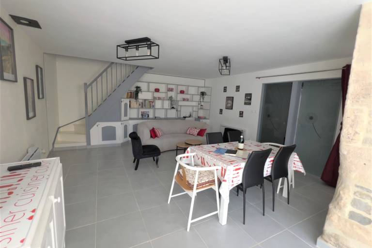 Vacation home with grill & terrace — photo 3