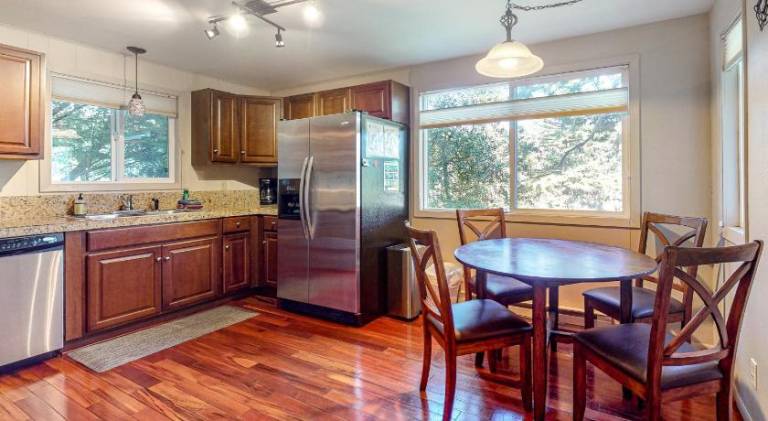 House | Beach nearby | Pets are welcome — photo 4