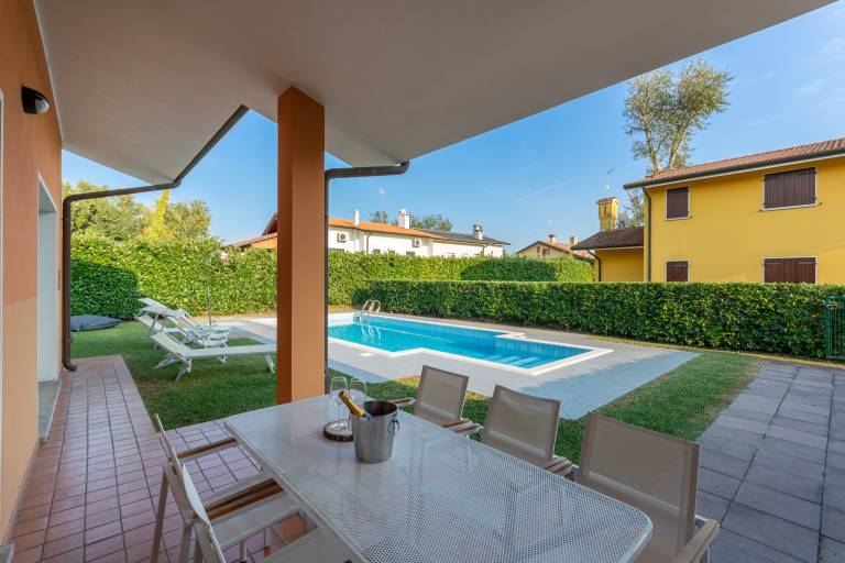 Fully equipped villa with garden, patio & pool | Pet-friendly — photo 4