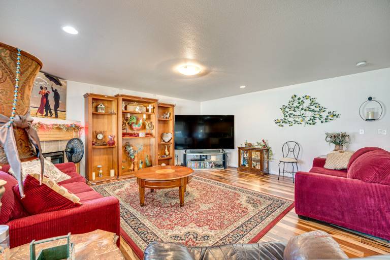1 Mi to Moses Lake: Home w/ Private Yard & Hot Tub — photo 4