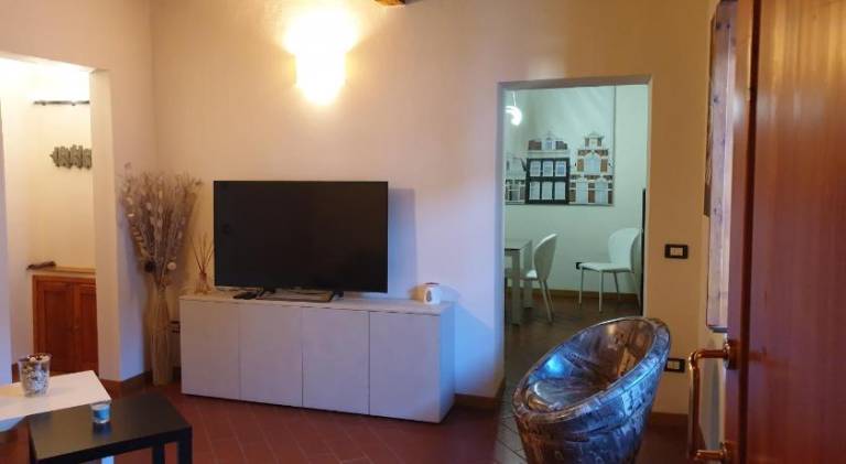 Apartment with 2 rooms for 6 persons in Prato