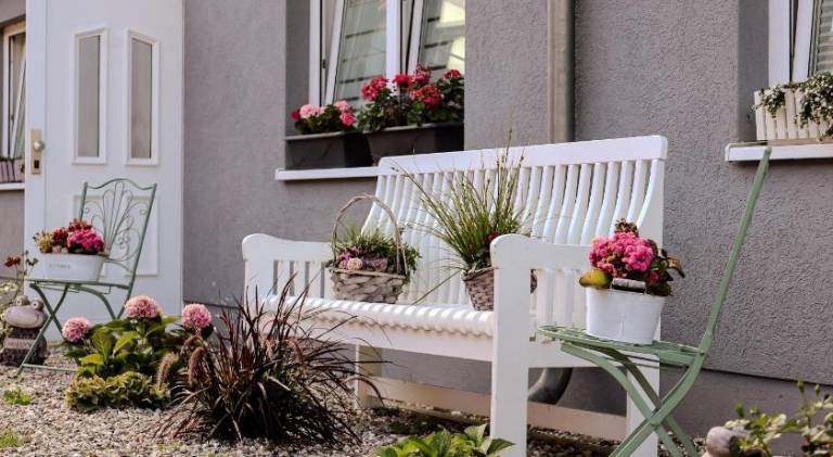 Rental apartment with yard & terrace — photo 3