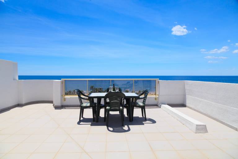 Rental apartment with pool & patio in Cambrils