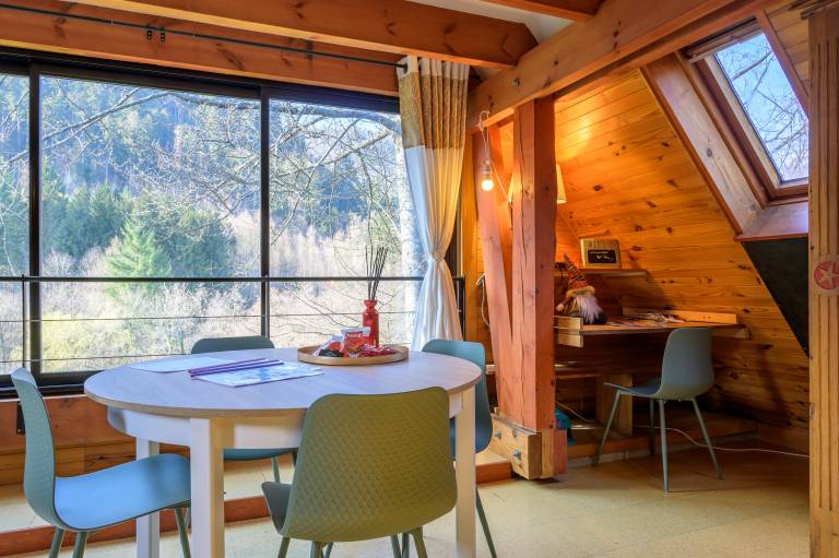 Apartment with BBQ, fast internet & yard | Lake view | Perfect for remote work — photo 2