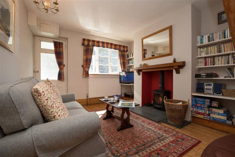 Cottage with garden — photo 3