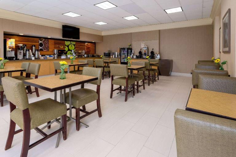 La Quinta by Wyndham Kingsport Tri Cities Airport — photo 4