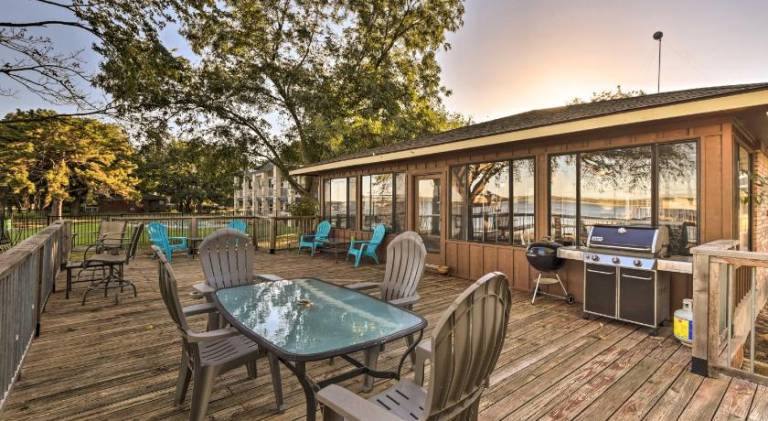 House Eagle Mountain Lake