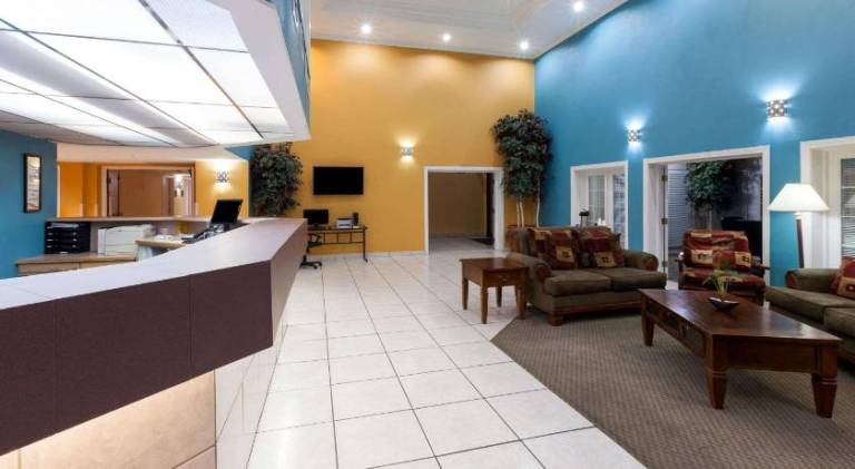 Extend-a-Suites - Extended Stay, I-40 Amarillo West — photo 3
