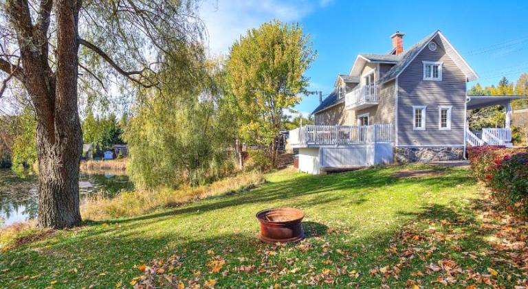 Vacation home with pool & hot tub in Mont-Tremblant, QC