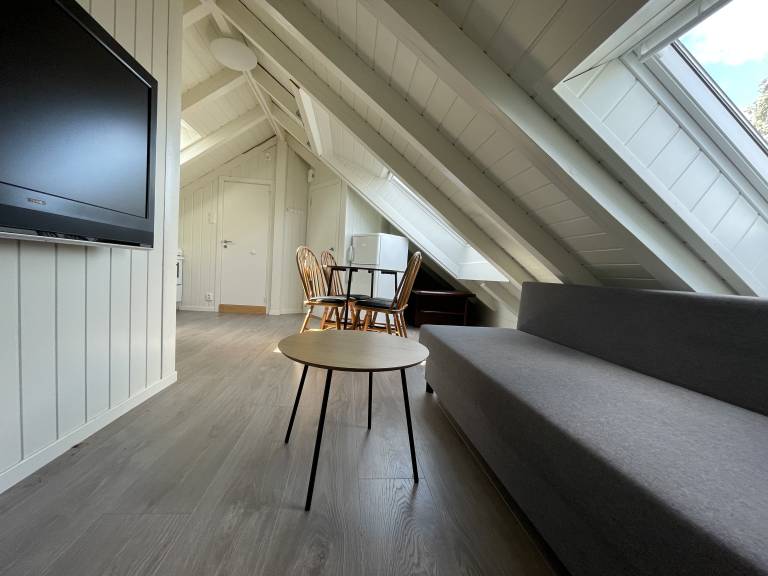 Stunning Hilltop Nest Unparalleled Views at BnB Ap 17 — photo 3