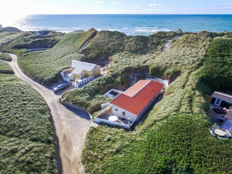 Family-oriented beautiful vacation home with terrace | Close to the beach | Pets are welcome — photo 4