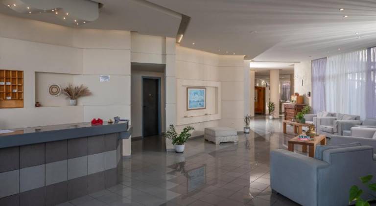 Nice serviced apartment with patio, pool & garden | Beach nearby | Dogs allowed — photo 4