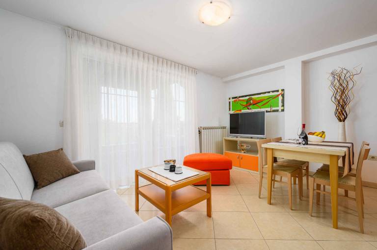 Apartment with 1 room for 4 persons in Umag