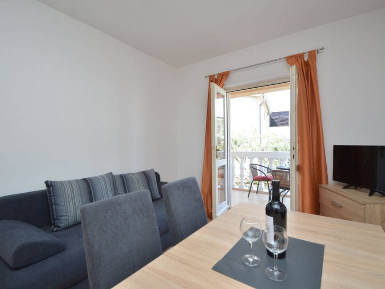 Holiday apartment with yard, terrace & BBQ — photo 5