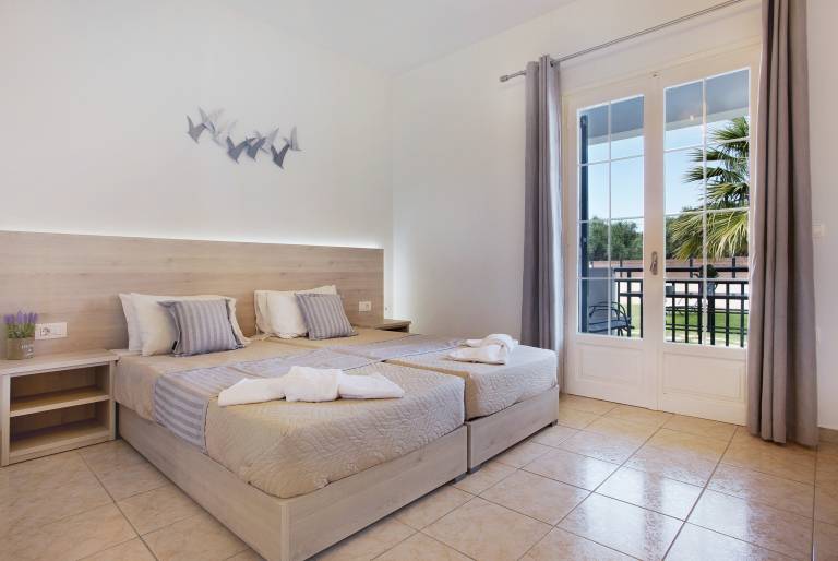 Apartment with fast internet & garden | Garden view in Zakynthos