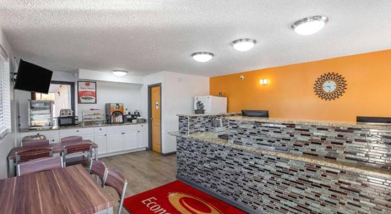 Econo Lodge Lithonia - Atlanta East — photo 2