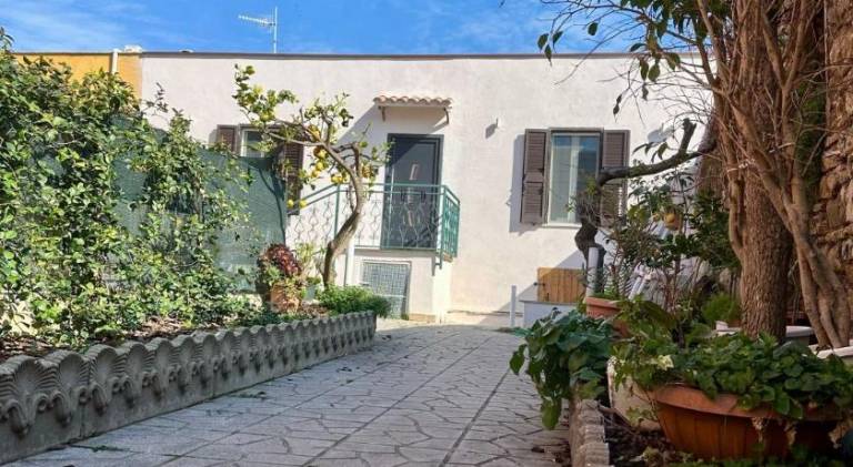 Holiday apartment with 3 rooms for 5 persons — photo 2