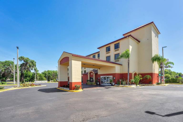 Wingate by Wyndham Leesburg Florida — photo 2
