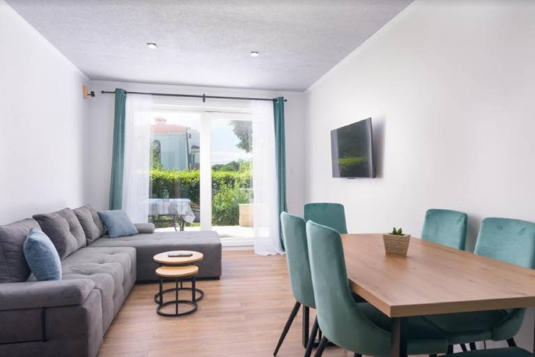 Rental apartment with grill, garden & patio — photo 3