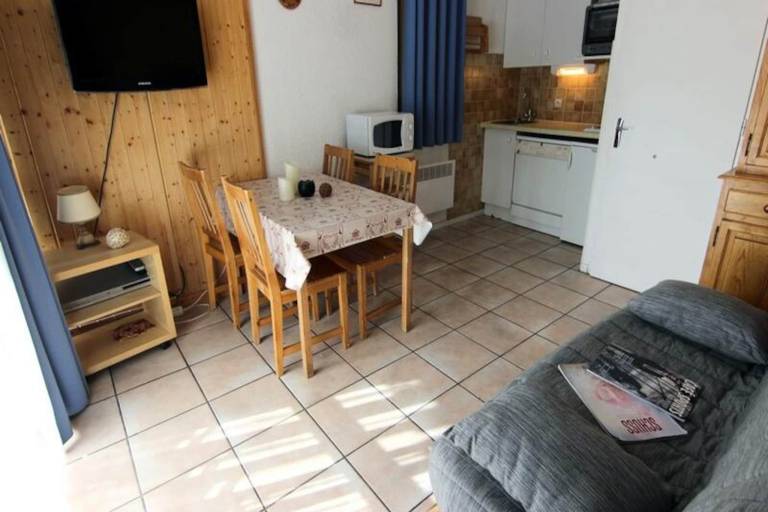 Rental apartment with 1 room for 4 persons in Les Belleville