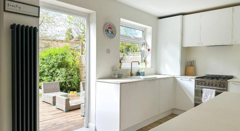 House with 3 rooms for 6 persons in Canterbury