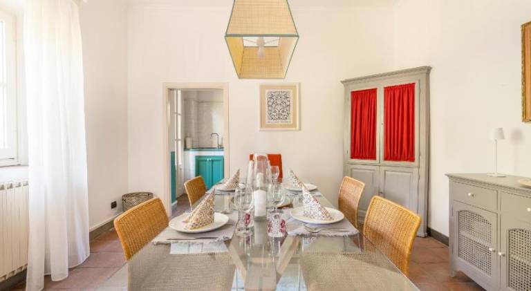 Fully equipped villa with grill, terrace & hot tub | Perfect for remote work | Pets allowed — photo 2