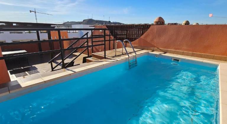 Fully equipped holiday apartment with patio, private pool & BBQ | Beach nearby | Pets are welcome in Playas